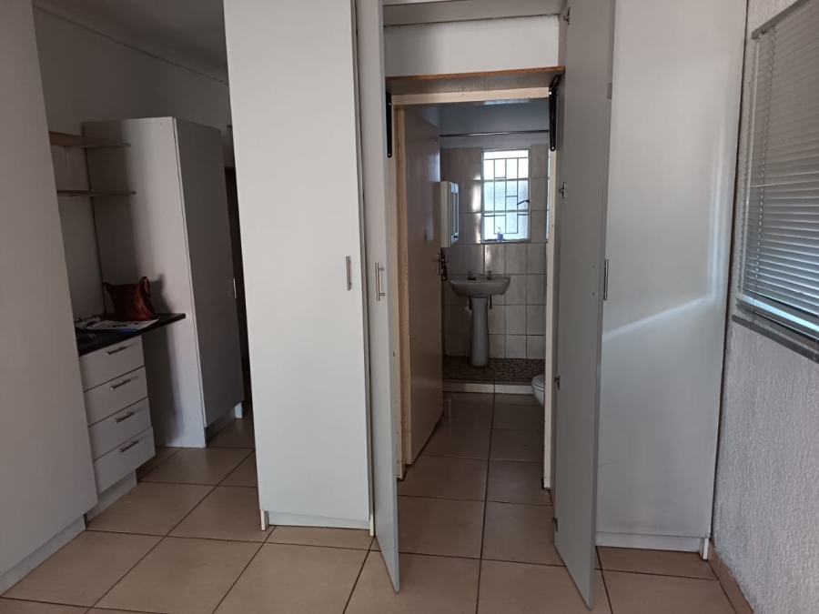 1 Bedroom Property for Sale in Rustenburg Central North West